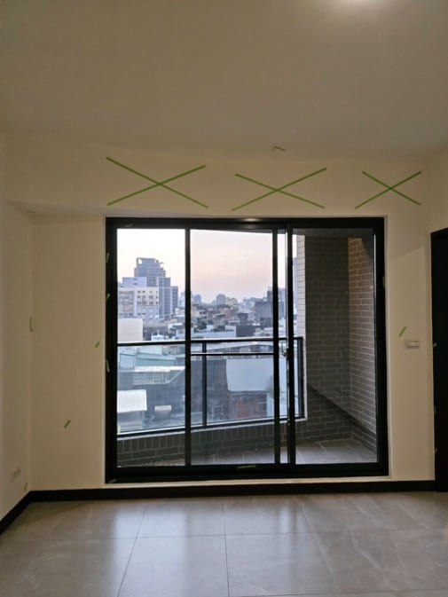 桃園站前越A戶9樓驗屋 - 客廳梁柱三處空心