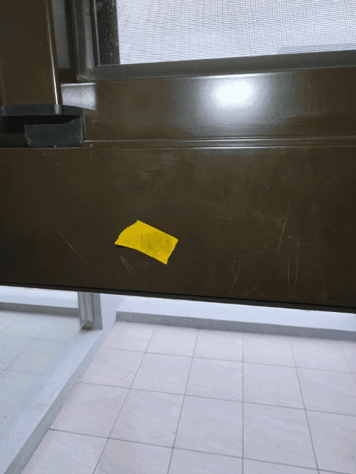 宜蘭縣院里來聚心華廈驗屋 - 臥室窗框髒汙刮痕