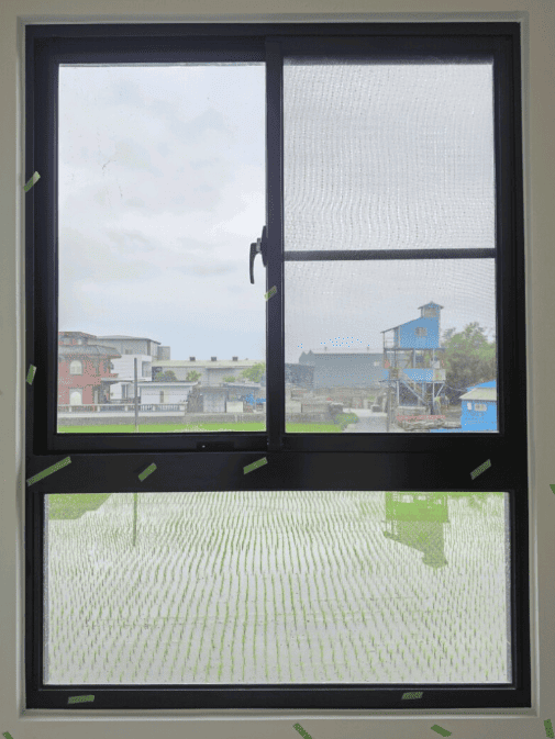 宜蘭縣院里來聚心華廈驗屋 - 臥室窗框多處刮傷髒污